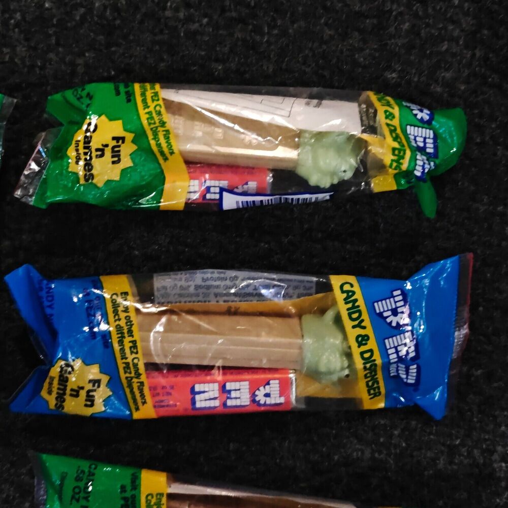 Lot of 18 Star Wars Pez Dispensers Sealed Vtg 90s Boba Fett Leia Netflix Doc NEW - Picture 3 of 16